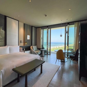 Hotel New World Hoiana Beach Resort cazare Hoi An