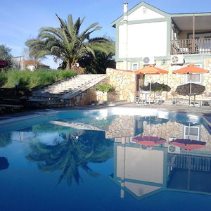 Sejur Zest @ Xi Beach vacanta Lixouri Xi