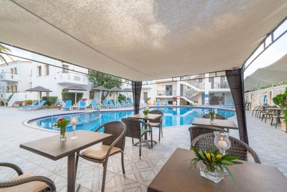 dal travel Flamingos Hotel