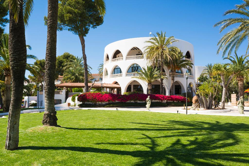 dal travel Maritim Hotel Galatzo