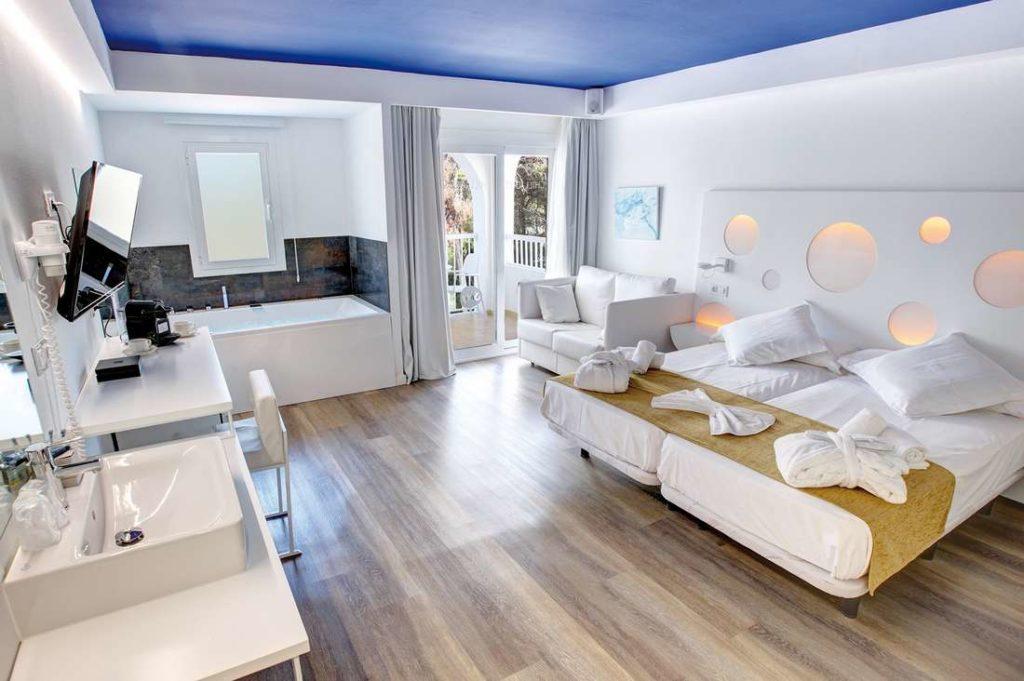 dal travel R2 Bahia Cala Ratjada