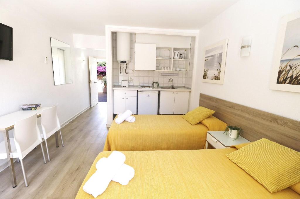 Naika Studios Apartments
