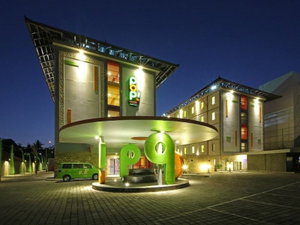 Hotel Pop! Kuta Beach cazare Legian