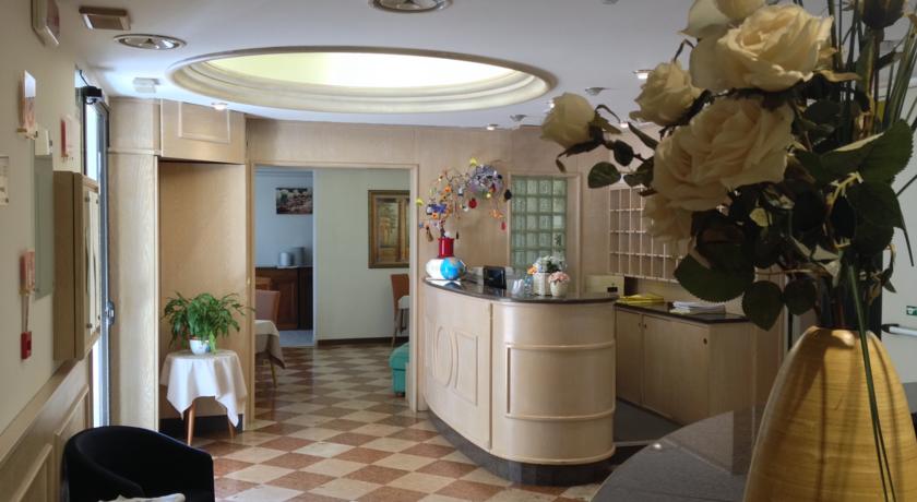 Hotel Floris