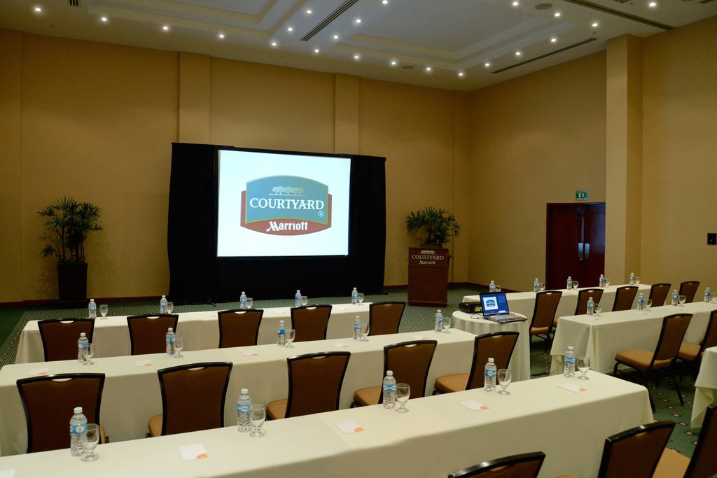 Courtyard By Marriott Cancun Airport