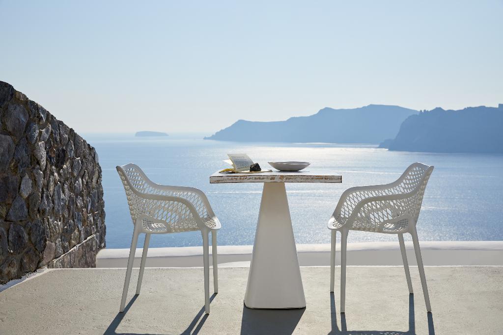 La Perla Villas & Suites