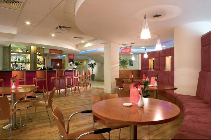 Hotel Ibis Heathrow Airport (24 Km From London)