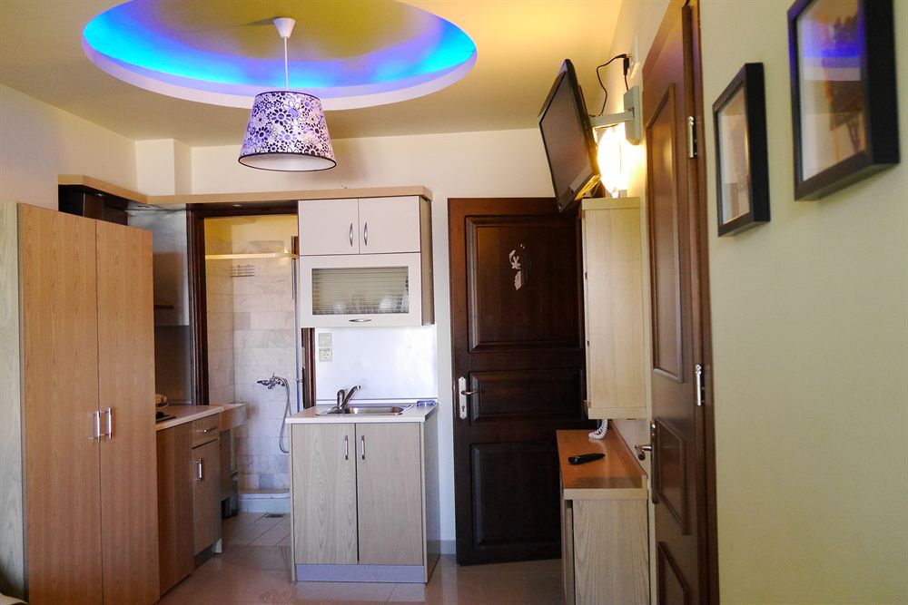 Captain's Beach Apartments