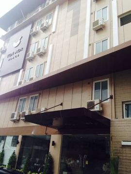 Hotel Ton Aor Place