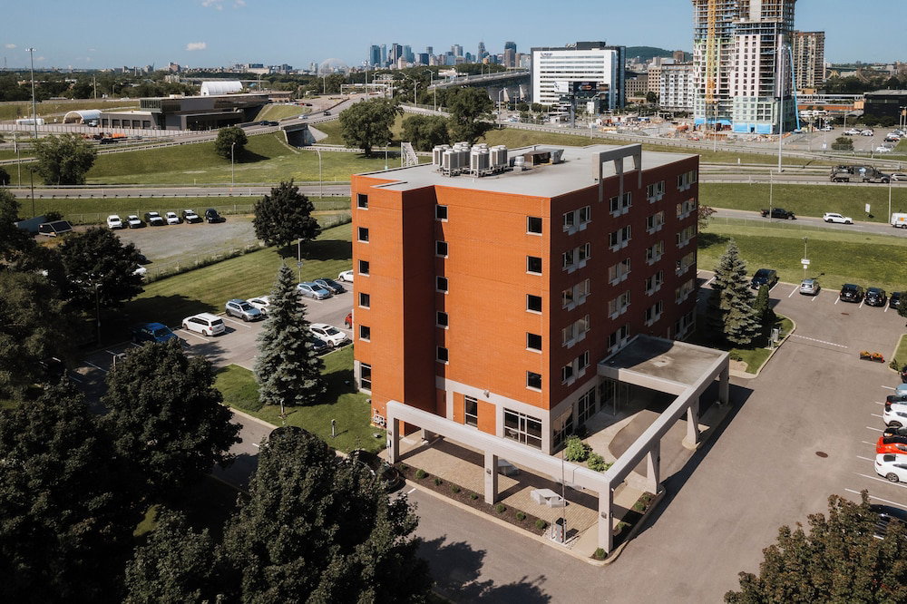 Hotel Dauphin Montreal Longueuil