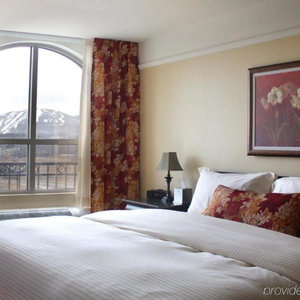 Hotel Le St-Martin Hotel And Suites Laval cazare Laval