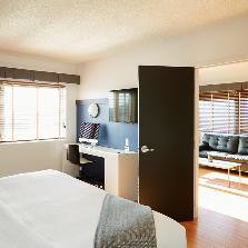 Hotel Hôtel Le Dauphin Montréal - Longueuil cazare Longueuil