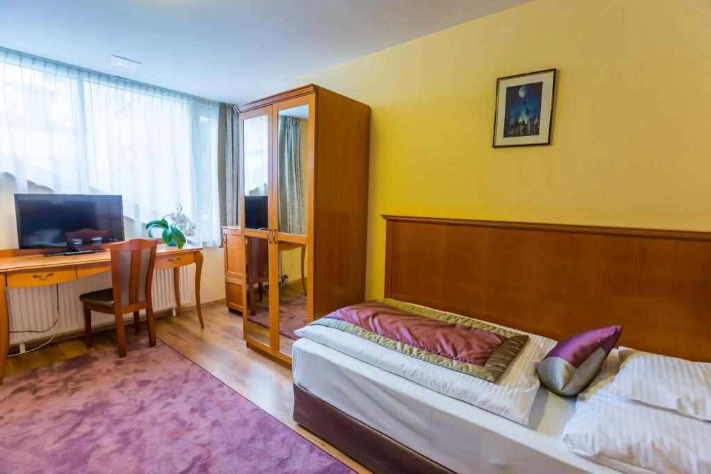 Pannonia Hotel
