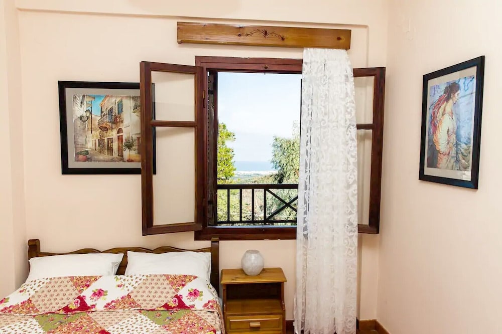 Amarandos Villa