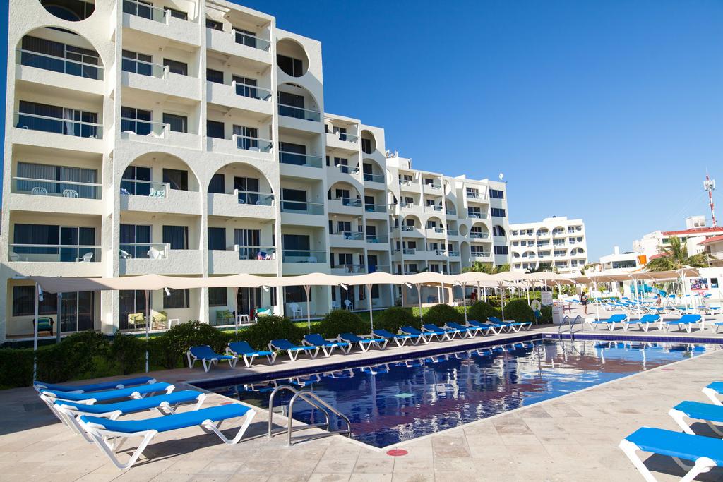 Hotel Aquamarina Beach Hotel Cancun