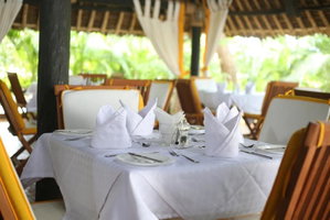 Hotel Mangro Hotel Diani Beach cazare Diani Beach
