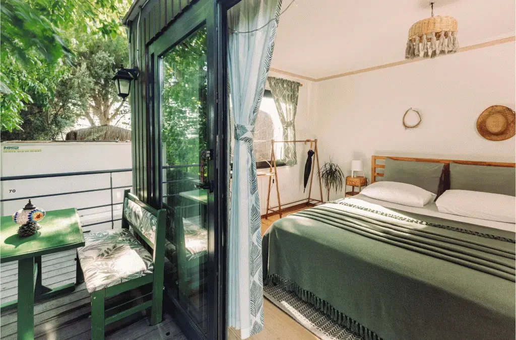 Mona Glamping Caravan Suites