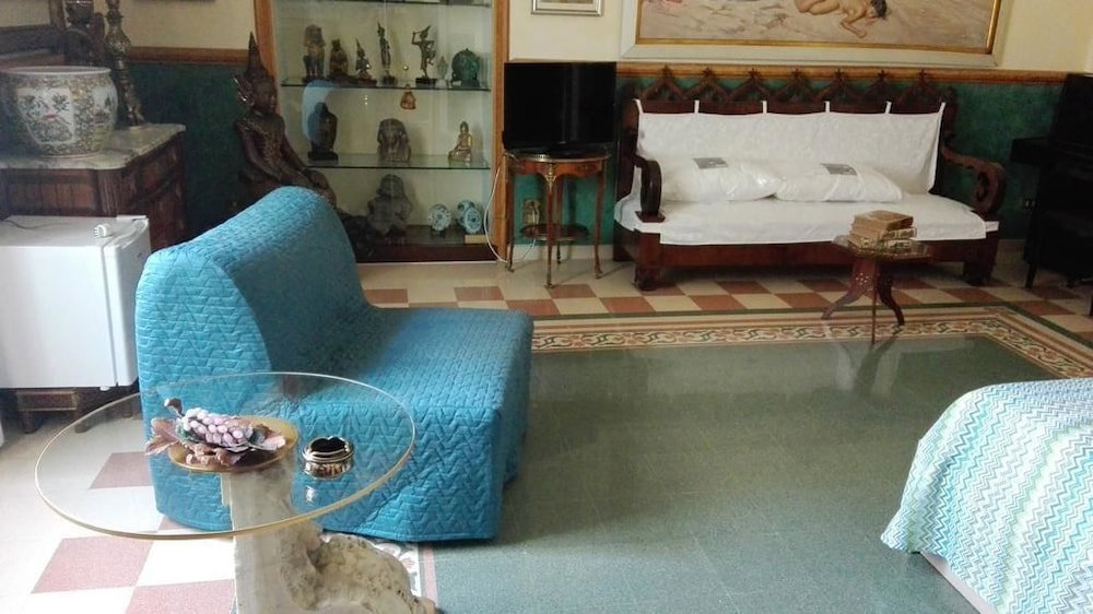 B&B Flora House