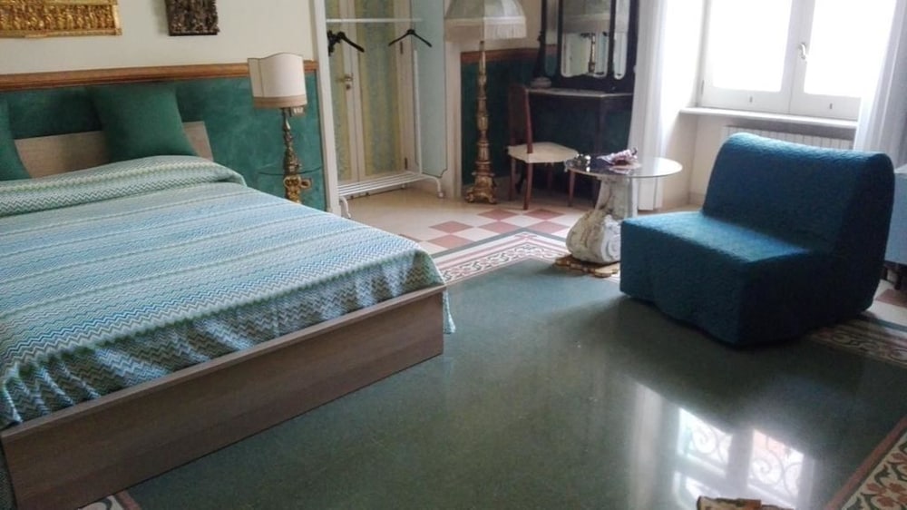 B&B Flora House