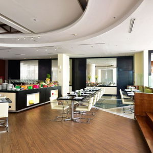 Hotel Pestana Caracas cazare Caracas
