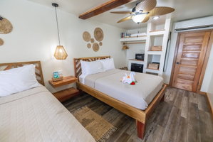 Hotel Ocean Tide Beach Resort cazare San Pedro