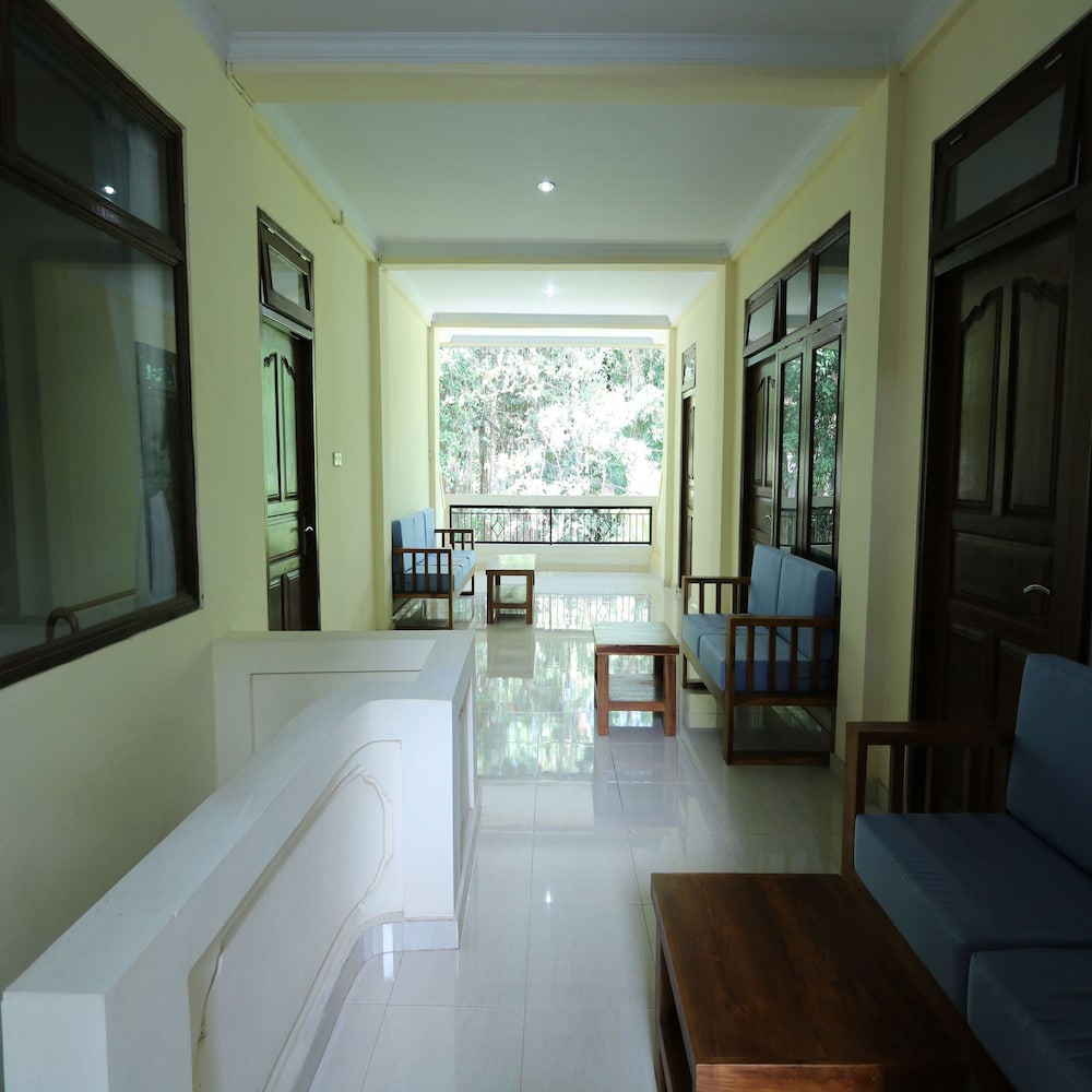Hotel Vaneka Garden House