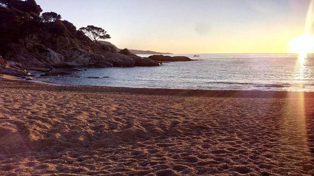 dal travel ⭑ Terrace + Sea Views + Private Beach. What Else? ⭑