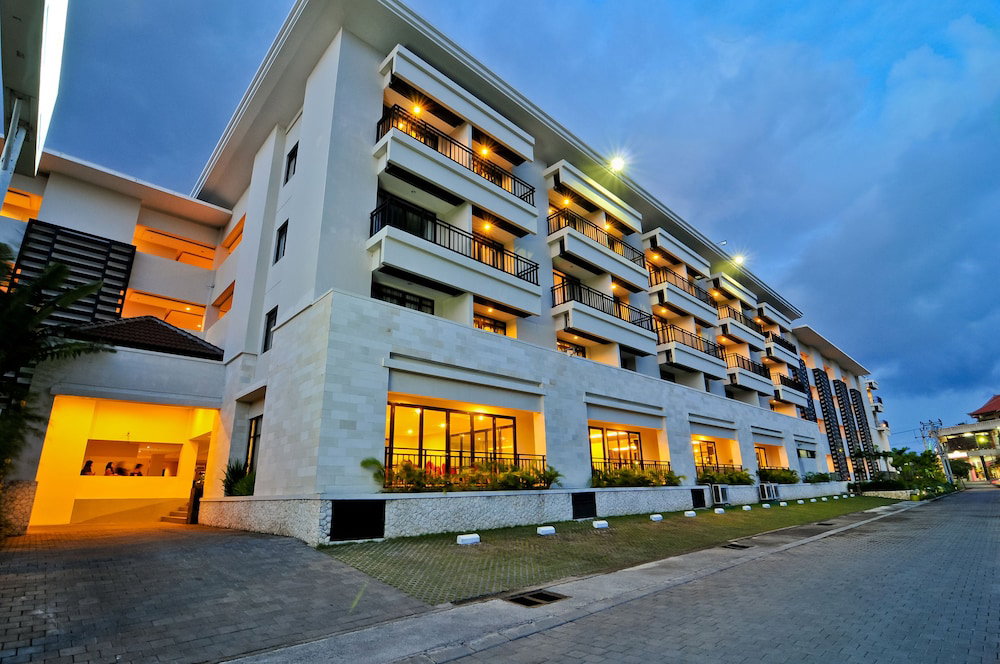 Hotel Grand Kuta Hotel & Residence