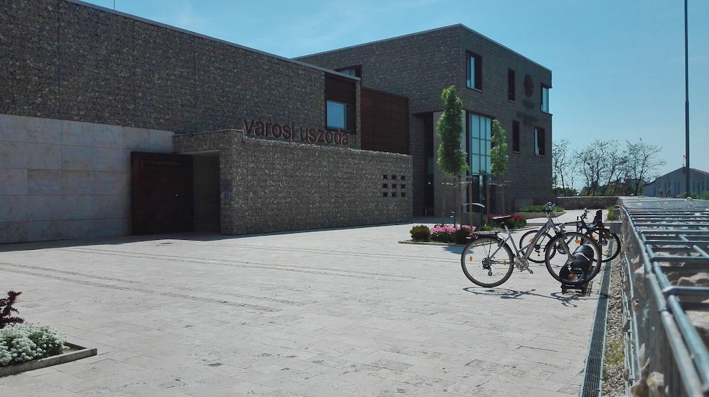Akadémia Hotel