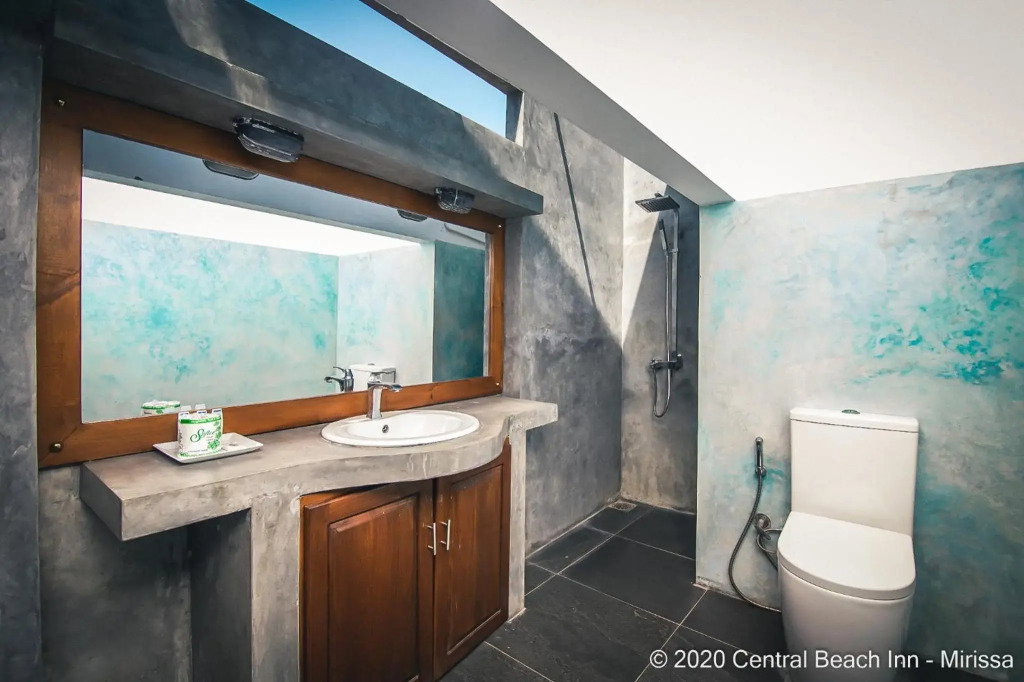 Central Beach Inn