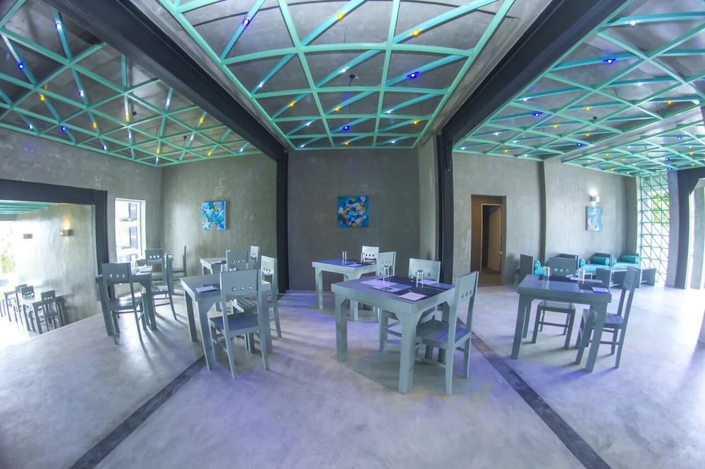 Hotel Somerset Mirissa Beach