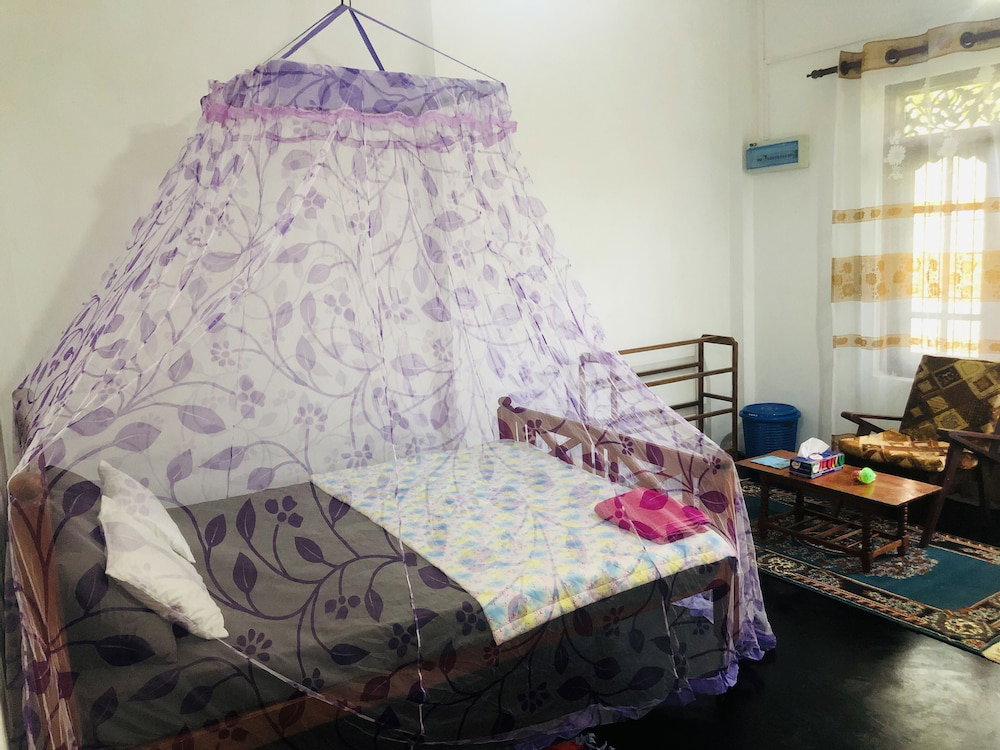 Hotel Thaaru Guest