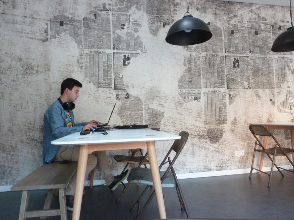 Hotel Moon Hill Hostel