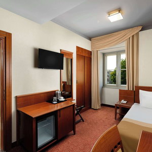 Hotel Mercure Szekesfehervar Magyar Kiraly cazare Szekesfehervar