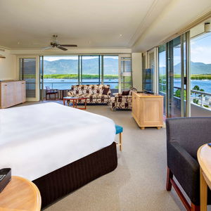 Hotel Pullman Reef Hotel Casino cazare Cairns