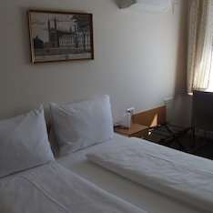 Hotel Pension Casa Topolino cazare Wiener Neustadt