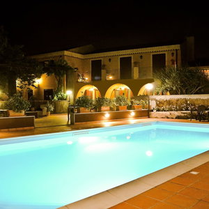 Hotel La Terra Del Mezzo cazare Riposto