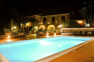 Hotel La Terra Del Mezzo cazare Riposto