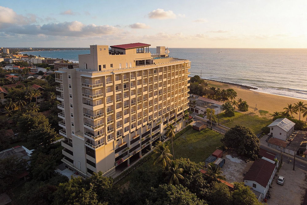 Hotel Corundum Breeze Negombo