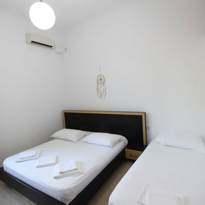 Hotel Bunec Beach Resort cazare Lukove