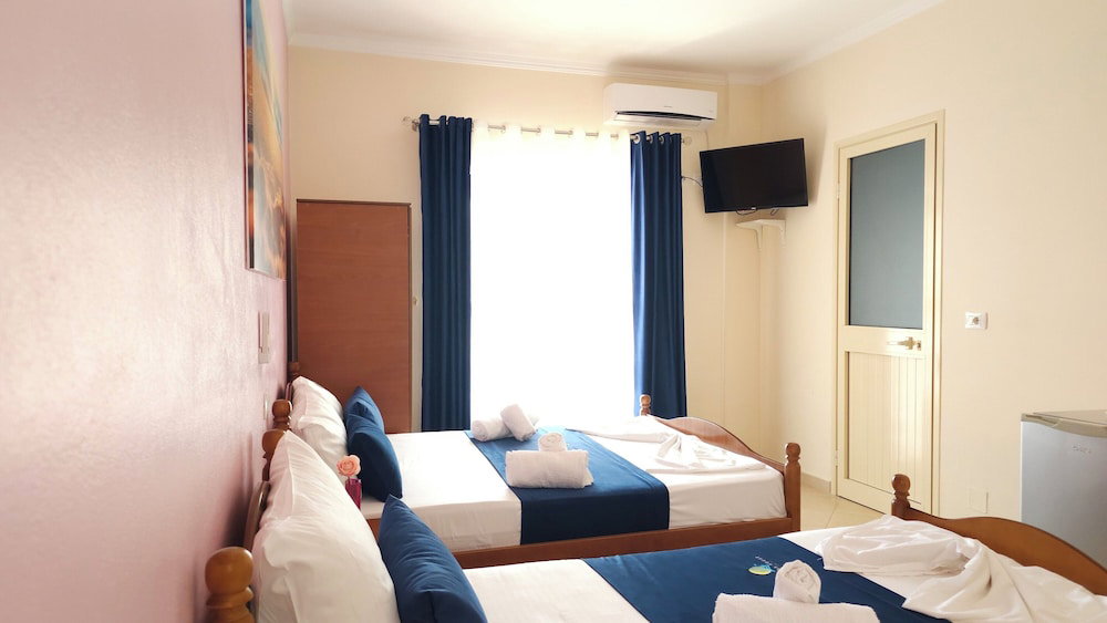 Hotel Friends House - Borsh Hotel