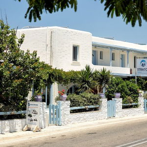 Sejur Stratos Apartments And Studios vacanta Paros