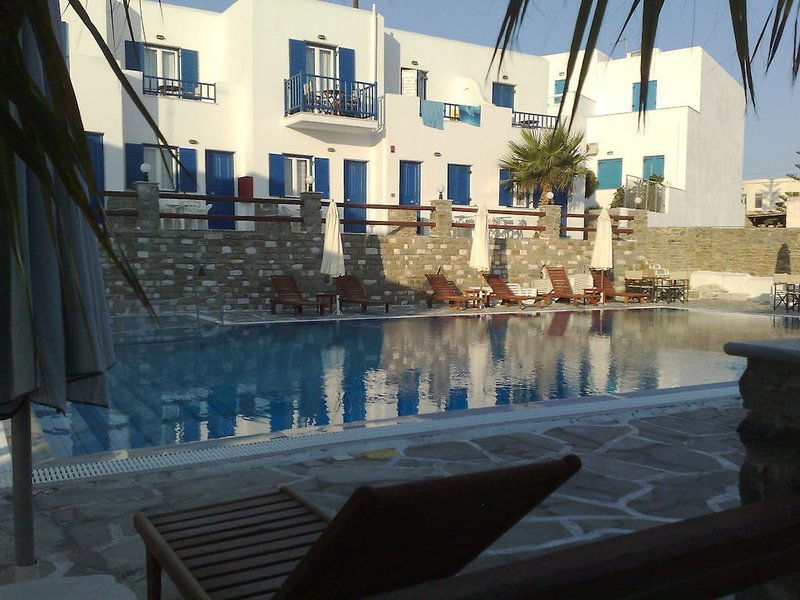Hotel Summer Shades