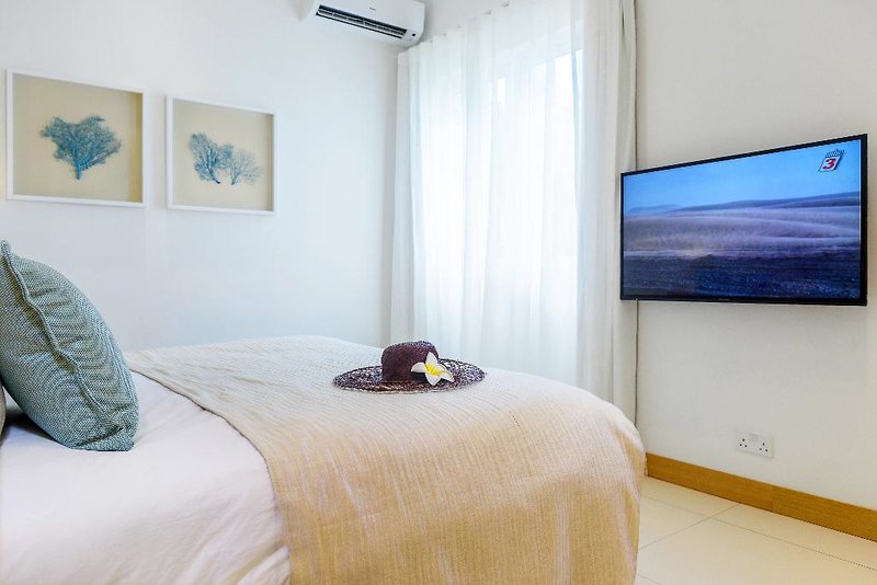 Hotel Myra Seafront By Lov