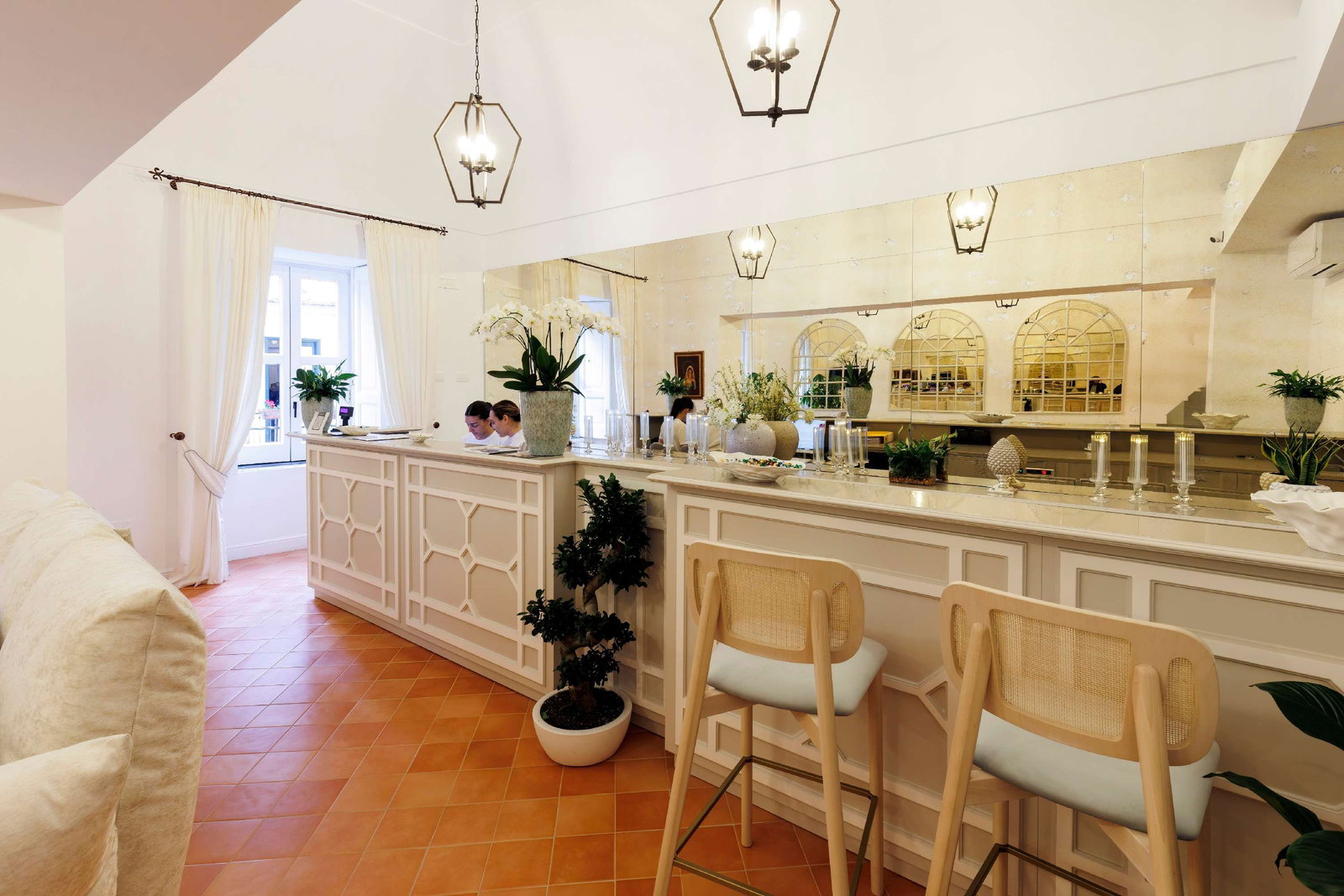 D'amalfi Hospitality