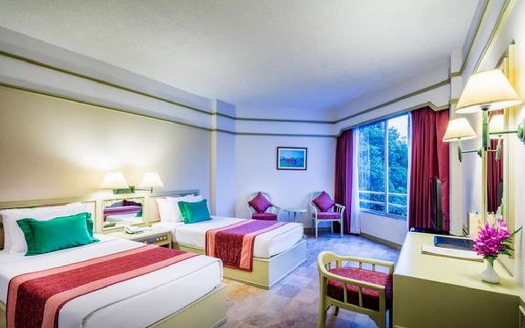 Cholchan Pattaya Beach Resort