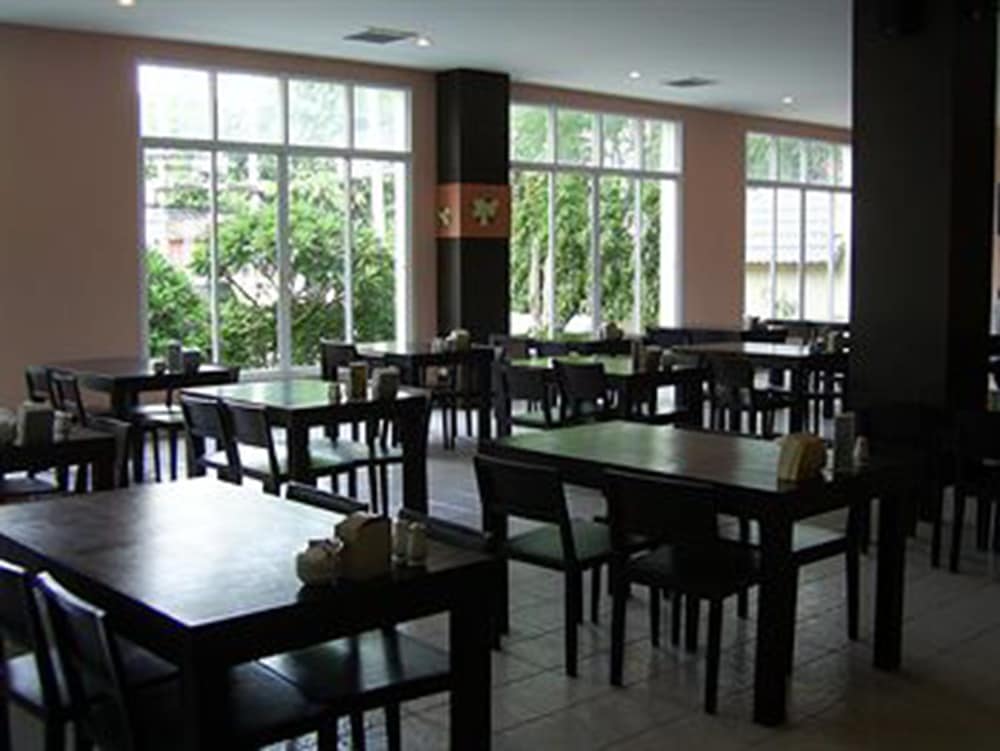 Crown Pattaya Beach Hotel
