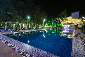 Hotel Natural Beach Hotel Pattaya cazare Pattaya