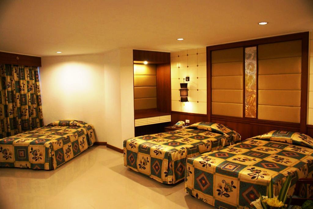 Royal Twins Palace Hotel