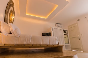 Salt Suites Milos